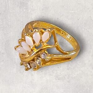 Gold Tone Faux Opal & Crystal Rhinestone Cocktail Ring‎ Size 6.5